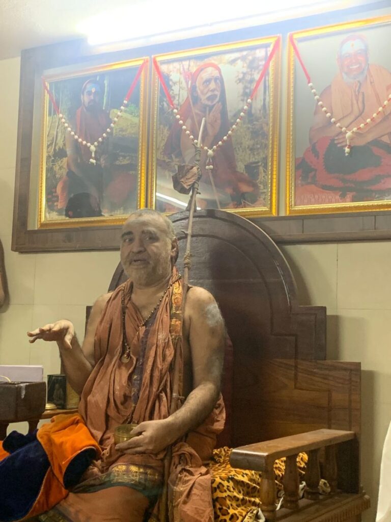 Periyava addresses devotees on Jayendra Saraswathi Swamigal Jayanthi